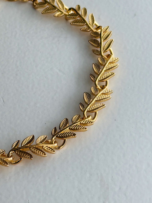 leaf choker